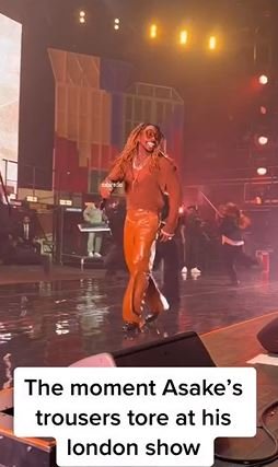 The Moment Asake’s Trouser Tore While Performing At His London Show (Video)